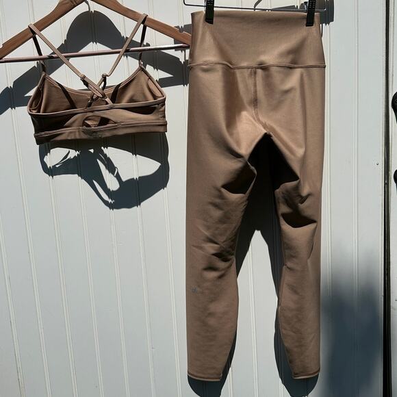 Alo Yoga Airlift Intrigue Bra 7/8 High-Waist Airlift Legging Toasted Almond XS - Picture 2 of 16